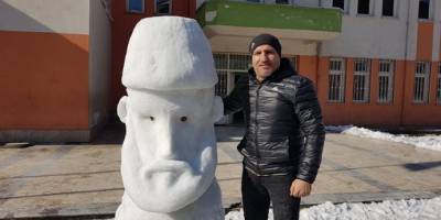 Sultan Abdülhamit Han'ın kardan büstünü yaptılar