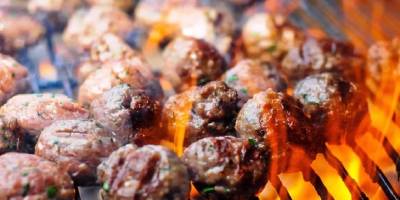 Ağız Sulandıran Lezzet: Mangalda Köfte! Mangalda Köfte Nasıl Yapılır? Izgara Köfte Tarifi