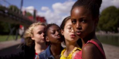 Minnoşlar Çıldırmış Olmalı! Neflix Dizisine Sosyal Medyadan Ağır Eleştiri Geldi!