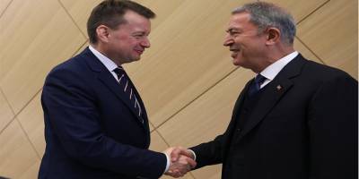 Milli Savunma Bakanı Akar, NATO zirvesinde mevkidaşları ile bir araya geldi