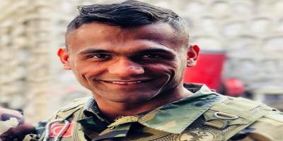 Gaziantep şehidine ağlıyor