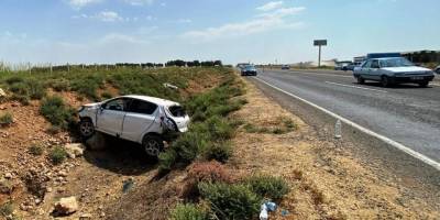Şanlıurfa’da otomobil su kanalına devrildi 1 kişi yaralandı