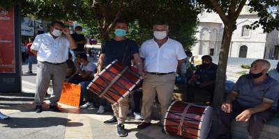 Malatya'da düğün kısıtlama kararına davullu zurnalı eylem yaptılar