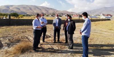 Adilcevaz spor kompleksine kavuşuyor Belediye Başkanı Necati Gürsoy incelemelerde bulundu.