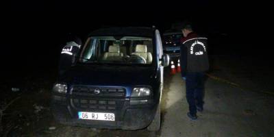 Bir kişi araçta ölü olarak bulundu