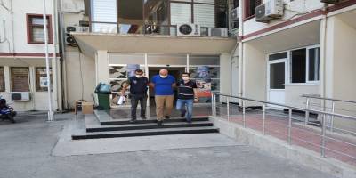 Kendisini istihbarat görevlisi olarak tanıtan dolandırıcı yakalandı