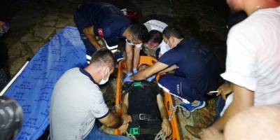 Ağaçlık alandan geçerken ayağı kayan genç, 15 metrelik uçurumdan yuvarlandı