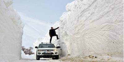 Yüksekova’da kar kalınlığı 6 metreyi geçti