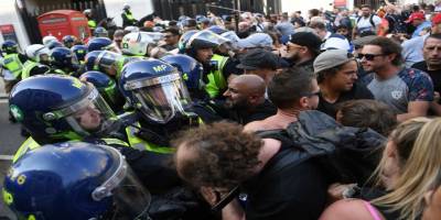 Londra’da karantinaya karşı protesto düzenlendi