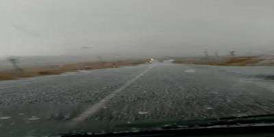 Ardahan'da ceviz büyüklüğünde yağan dolu vatandaşları korkuttu!