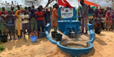 Başkan Rafet Vergili ve iş adamlarının katkılarıyla Afrika’da su kuyusu açtırıldı