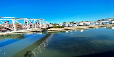 Sarıçay'da binlerce kefal sürüsünü gören Çanakkale'liler şaşkınlıklarını gizleyemedi!