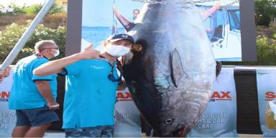 37 kilogram kaldırabilecek misina ile 260 kiloluk orkinos yakaladı