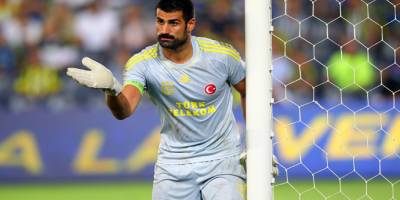 Galatasaray derbisinde Volkan Demirel ilk kez kulübede