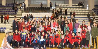 Turgutlu Belediye Kadın Basketbol takımı evinde Burhaniye maçına çıkıyor