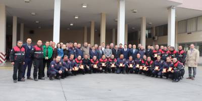 Elazığ depreminde görev alan itfaiyeciler ödüllendirildi