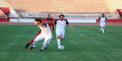 Türkiye Futbol Federasyonu 2. Lig: Kahramanmaraşspor: 2 - Uşakspor: 1