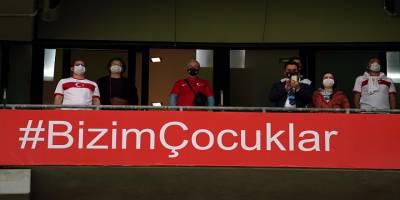 217 gün sonra tribünler futbolseverlerle buluştu