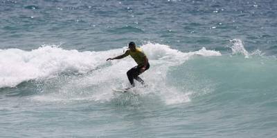 Alanya’da 5 metrelik dalgada sörf heyecanı