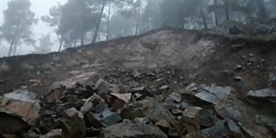 Mersin'de heyelan sebebiyle 2 mahallenin yolu kapandı