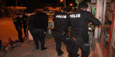 Karaman'da cadde ortasında bir kişiyi silahla vuran zanlı berber dükkanında yakalandı