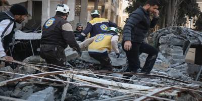 Esad rejimi ve Rus savaş uçakları İdlib'i vurdu: 20 ölü