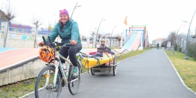 Göçmenler Avrupa'ya, o bisikletiyle Türkiye yolunda