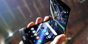 Motorola Katlanabilir Telefon Modelini Tanıttı!