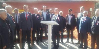 Ölen öğretmen ve öğrenciler anısına anıt yapıldı