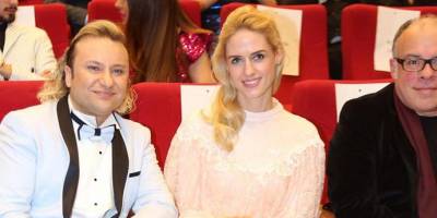 Wilma Elles, ödül gecesinde konuşma yaparken duygusal anlar yaşadı