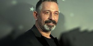 Cem Yılmaz Filmini Başarılı Buluyor!