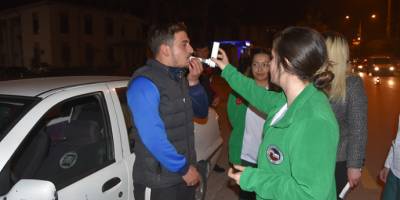 Ceyhan’da vatandaşlara nikotin ölçümü yapıldı