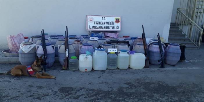 Erzincan’da yılbaşı öncesinde yapılan operasyonlarda 2 bin102 litre sahte alkol ele geçirildi