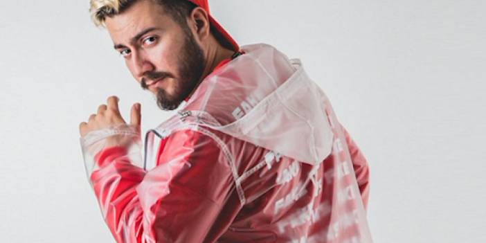 Enes Batur Lüks Aracı İle Görüntülendi! 1 Milyon TL Değerindeki Aracıyla Kaza Yapmıştı…