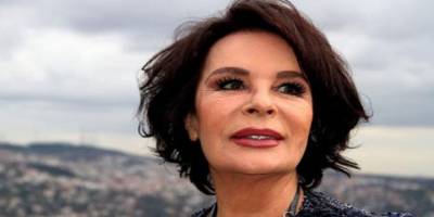 Aslışah Alkoçlar ile Kaan Demirağ Nişanlandı! Hülya Koçyiğit Törende Torununu Yalnız Bırakmadı