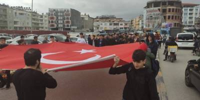 motosiklet konvoyu Şehitler için yürüyüş