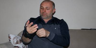 50 yaşındaki adam, bileğindeki kırığı 25 yıl sonra öğrendi