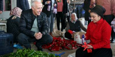 Akdeniz Belediye Başkanı Gültak, 8 Mart'ta kadınlarla buluştu