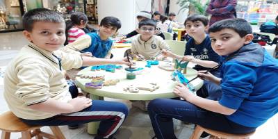 Bursa’nın çocuk mobilyası Ahşap oyuncakları hayallerindeki renklere boyadılar