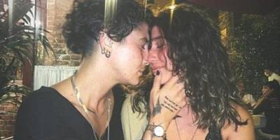 Yasemin Ada Börü ile dudak dudağa öpüşme pozları olay olan Senem Kuyucuoğlu hakkında bomba 'ameliyat' iddiası