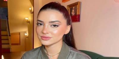 Ünlü Fenomen Ala Tokel sütyensiz pozuyla sınırları çok zorladı! "Aşkım gözün kaymış"