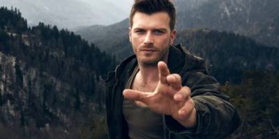 Kıvanç Tatlıtuğ paylaştığı fotoğrafı ile Instangram'ı salladı