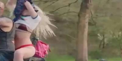 Şarkıcı Aleyna Tilki yeni klibiyle sınırları fena zorladı!