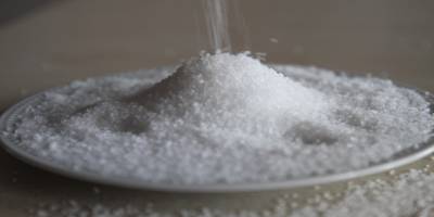 Tuz kullananlar dikkat: Uzmanlar günde 5 gramdan az tuz tüketilmesini öneriyor