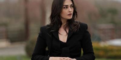 Ünlü oyuncu Esra Bilgiç Disney Plus’ın En İddialı Dizisiyle Anlaştı Bu proje yalnızca Türkiye'de deyil!