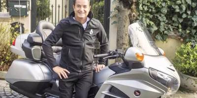 Medya patronu Acun Ilıcalı son dakika Sağlık Durumu Nasıl!  Acun Öldü Mü, Neyi Var? Acun Ilıcalı Motor Kazası Geçirdi!