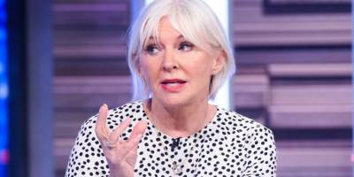 İngiltere Sağlık Bakan Yardımcısı Nadine Dorries koronavirüse yakalandı