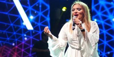 Demet Akalın'ın eski vokali Ömer Topçu Akalın'a ateş pürkürdü! En büyük şanssızlığım, kariyerimi dibe sürükledi