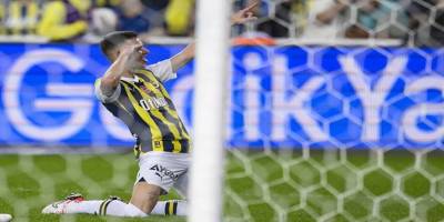 Fenerbahçe, Başakşehir'i Kuş Sürüsü Gibi Dağıttı! Spor Yazarları Fenerbahçe İçin Ne Dedi?