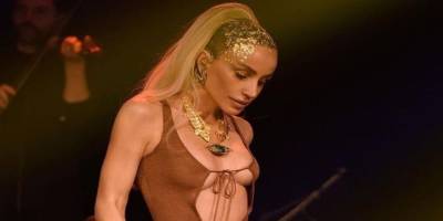 Bodrum Konseri'nde Şarkıcı Gülşen'e Sinek Sürprizi